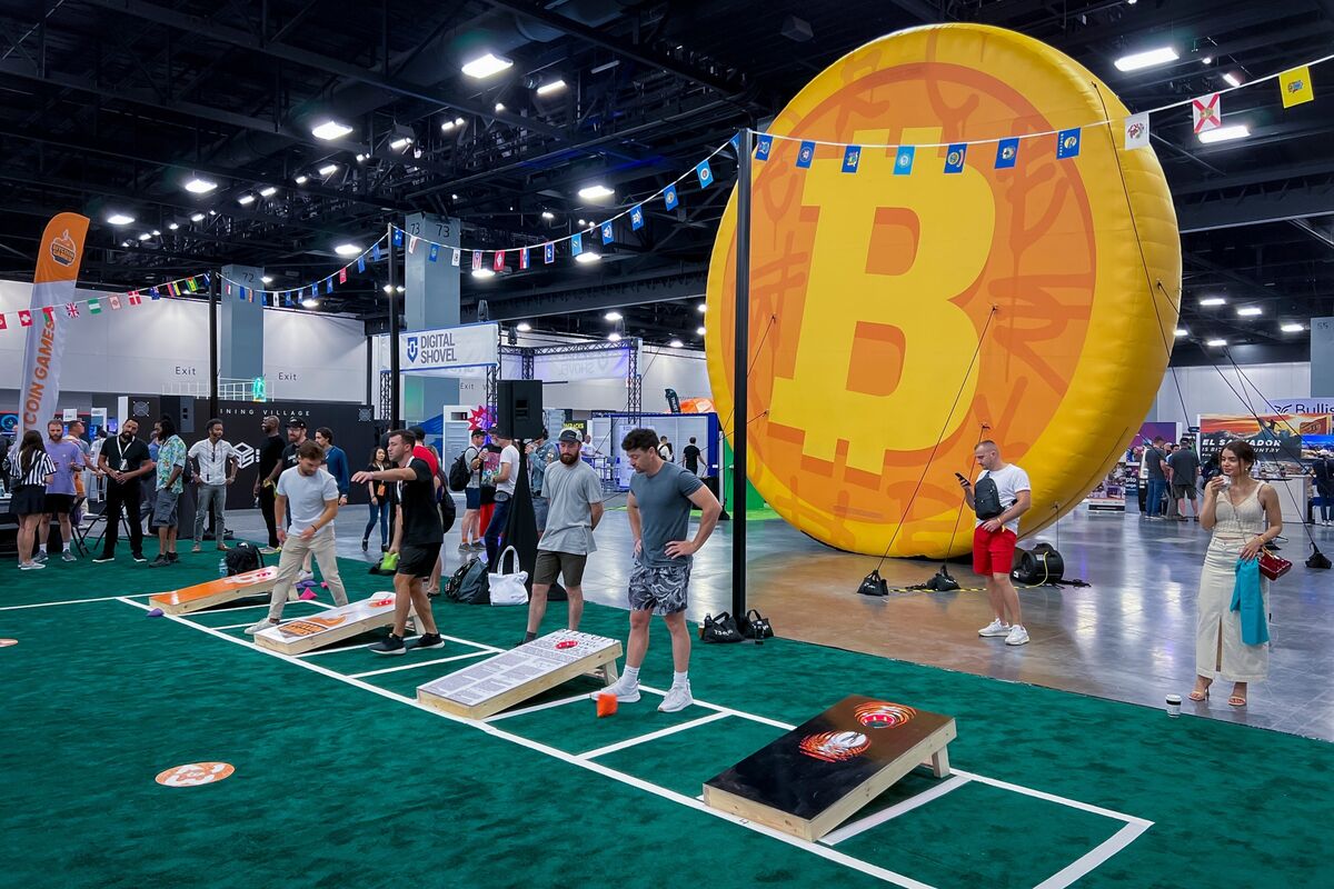 Bitcoin analyst btc transfer spot etfs private keys