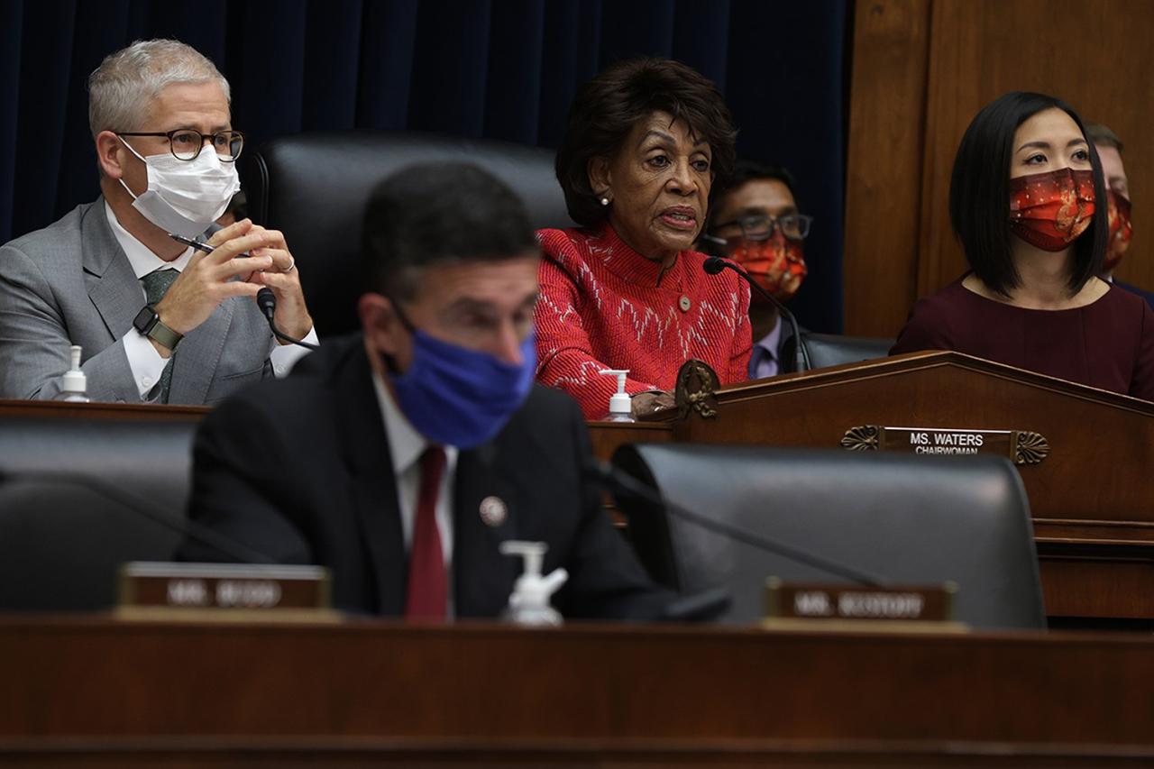 Maxine waters bipartisan stablecoin legislation